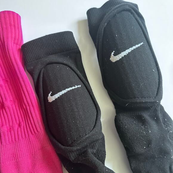 Nike & DSG Soccer Socks and Shin Guards Bundle Size small - Picture 3 of 6